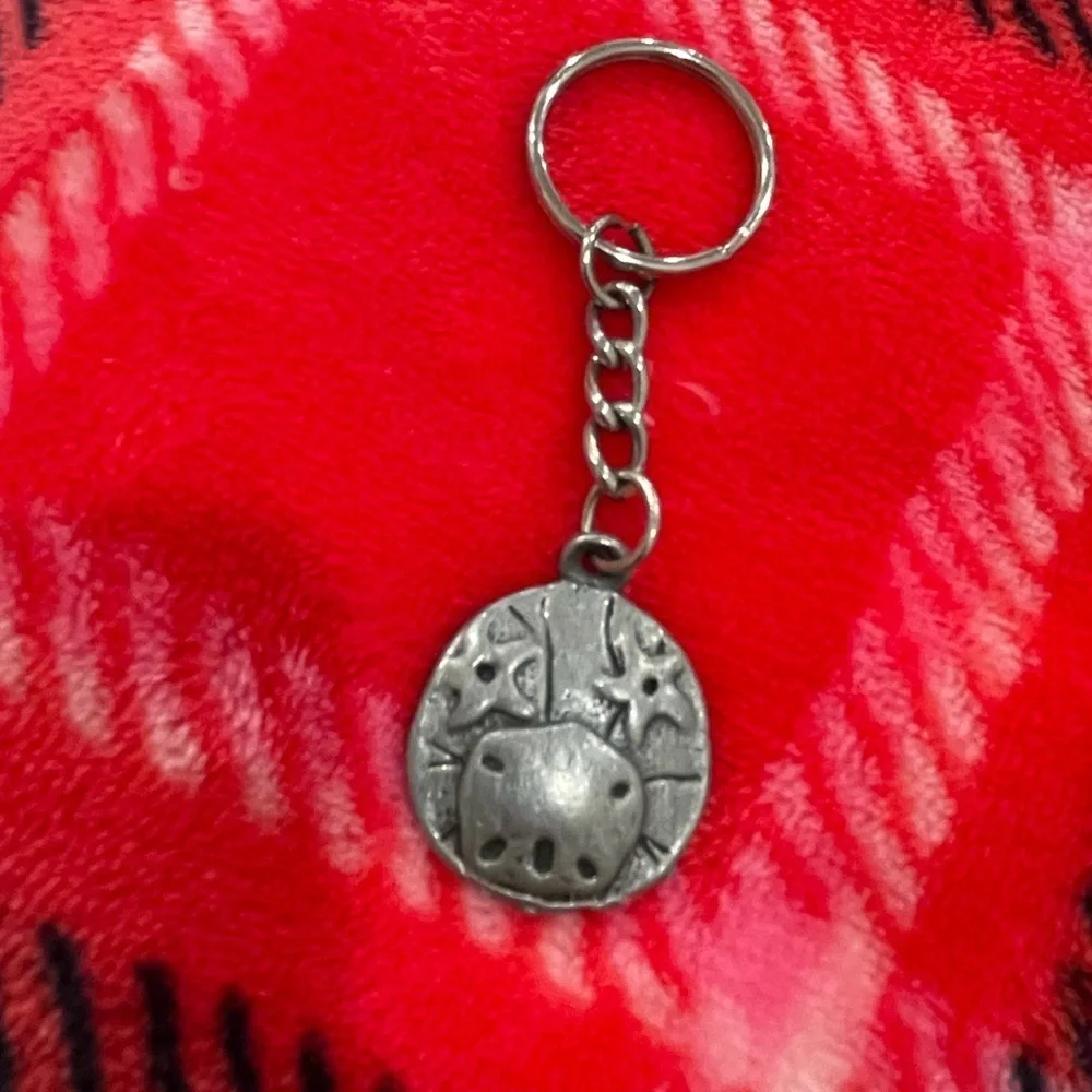 Silver pewter antique Keychain with Engraved Design